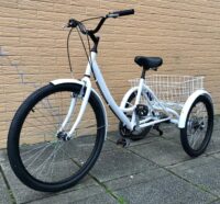 TRICICLO FERRO COM CESTO 26/20" IBH BRANCO