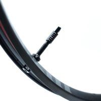 VALVULA TUBELESS BIC. PANZER ALUMINIO 48MM PRETO (2UN)